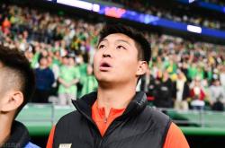 鲁能队员表现出色，保持不败记录