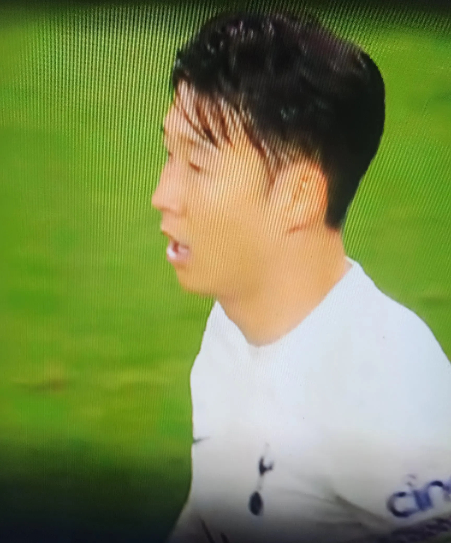 包含热刺今日表现抢眼，那不勒斯整场无解，教练赛后亲自拥抱的词条